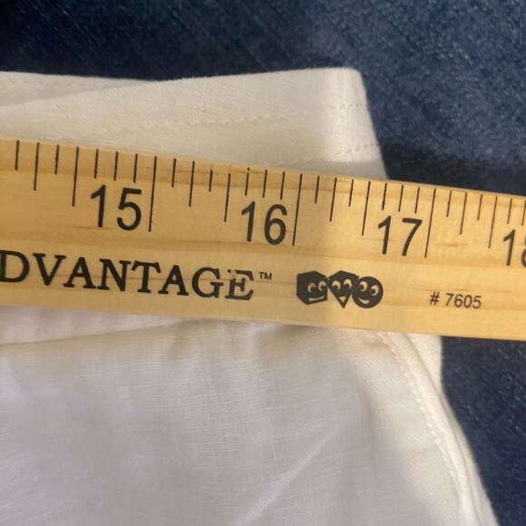 Lafayette 148 White 100% Linen Shorts Size 12 Classic Minimalist Tailored - Picture 8 of 10